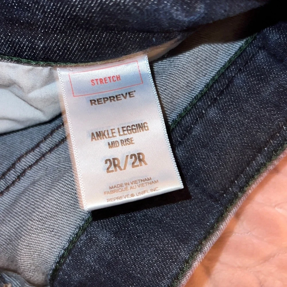 Jeans - Picture 3 of 3